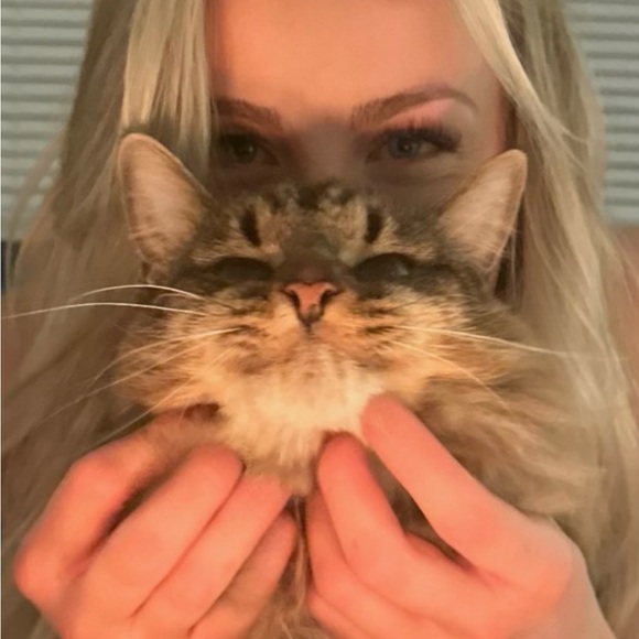 Meet your Posher, Sheri - Picture 1 of 1